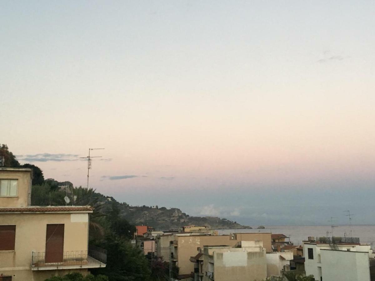 Ad Un Passo Dal Mare Daire Giardini Naxos Dış mekan fotoğraf